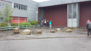 Á kosningastað í Vættaskóila í dag.