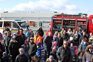 IMG_1010Hjálma afhending 2015 - Copy