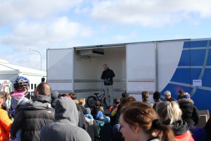 IMG_1013Hjálma afhending 2015 - Copy