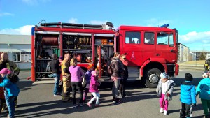 WP_20150423_10_01_41_ProHjálma afhending 2015