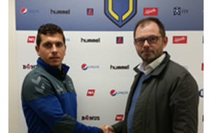 igor-skrifar-handsalar